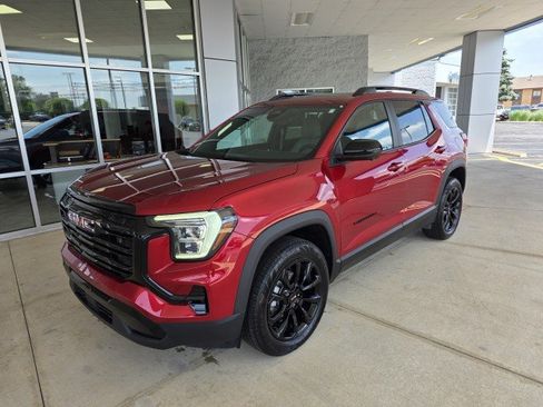 Used 2025 GMC Terrain Elevation w/ Elevation Premium Package FWD image 18