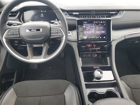 New 2025 Jeep Grand Cherokee L Altitude image 14