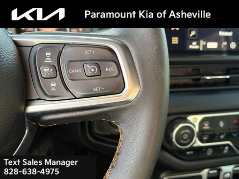 Used 2024 Jeep Wrangler Sahara image 26