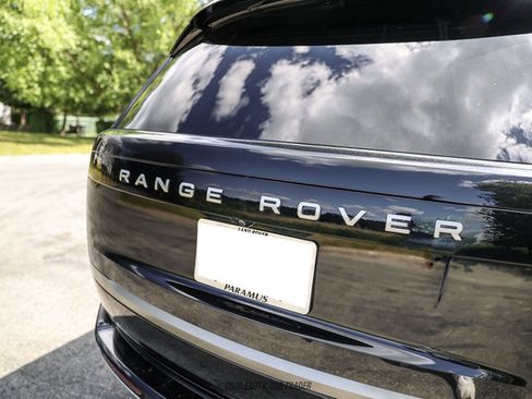 Used 2025 Land Rover Range Rover Long Wheelbase SE AWD/4WD image 55