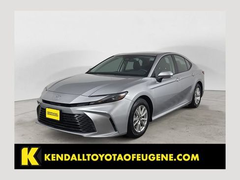 Used 2025 Toyota Camry LE FWD image 1