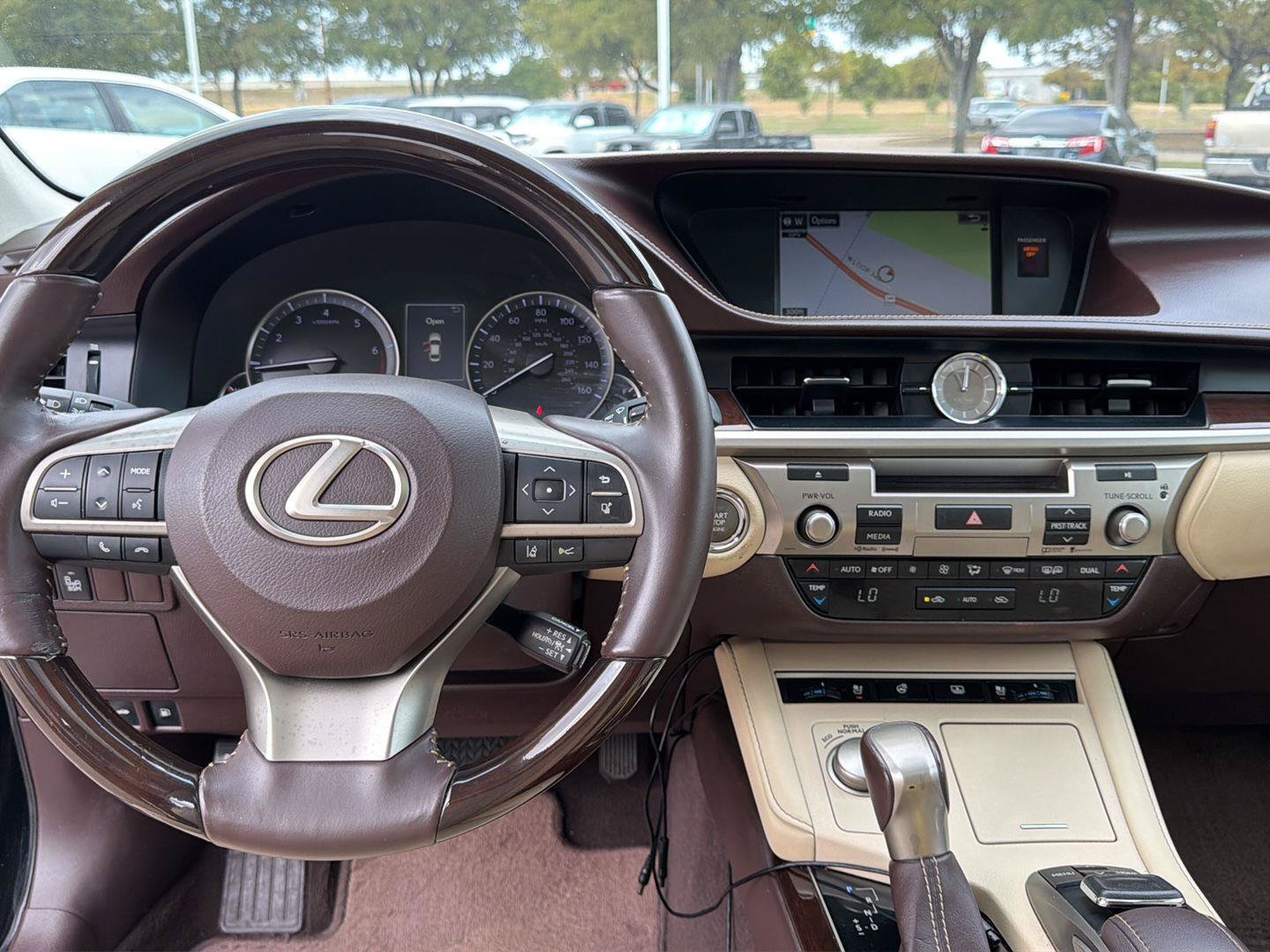 Used 2016 Lexus ES 350 w/ Luxury Package w/Wood Trim FWD image 16