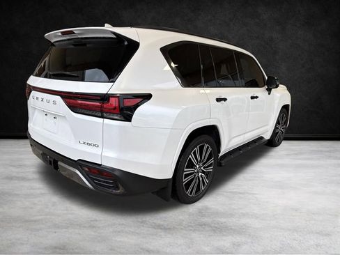 Used 2024 Lexus LX 600 4WD w/ Luxury Package image 6