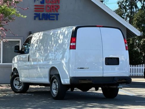 Used 2025 Chevrolet Express 2500 w/ Driver Convenience Package image 8