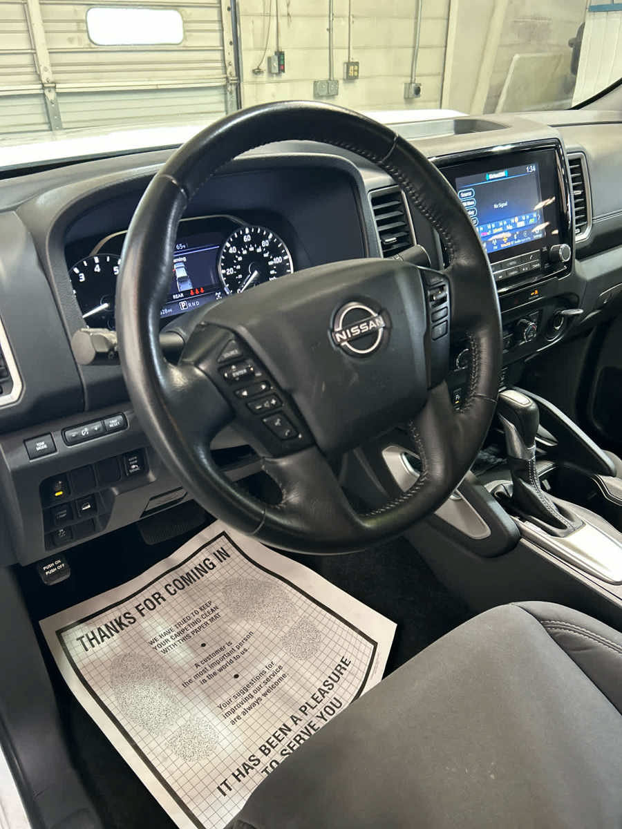 Used 2023 Nissan Frontier SV w/ SV Convenience Package AWD/4WD image 9