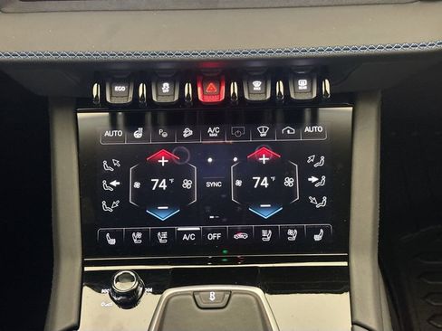 Used 2025 Lamborghini Urus Performante AWD/4WD image 16