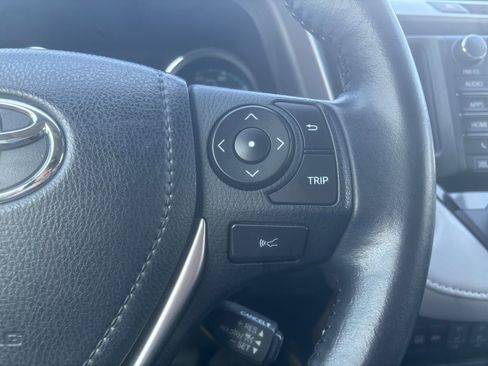 Used 2018 Toyota RAV4 Limited w/ Advanced Technology Package image 23