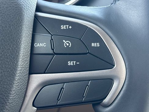 Used 2019 Jeep Grand Cherokee Limited AWD/4WD image 28