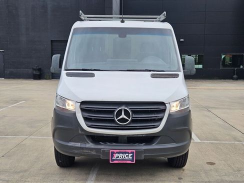 Used 2019 Mercedes-Benz Sprinter 144 image 2