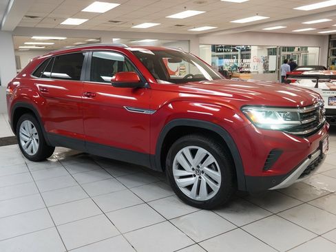 Used 2021 Volkswagen Atlas Cross Sport SE w/ Panoramic Sunroof Package image 15