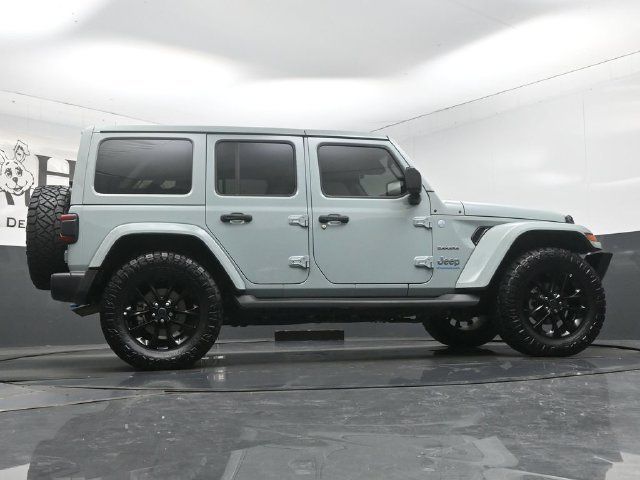Used 2024 Jeep Wrangler Unlimited Sahara w/ Technology Group AWD/4WD image 58