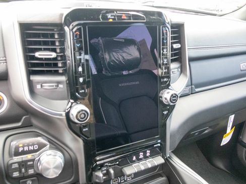 New 2027 RAM 1500 Laramie AWD/4WD image 17