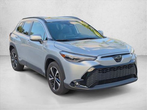 Used 2023 Toyota Corolla Cross AWD Hybrid w/ Convenience Package image 3