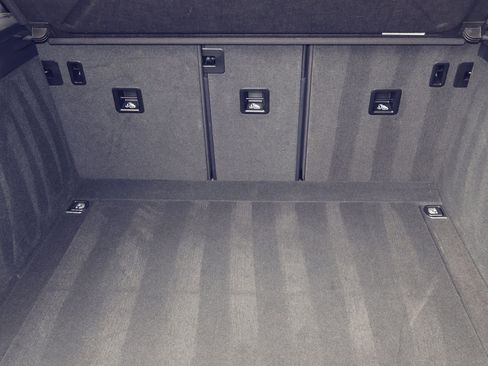 Certified 2025 Porsche Macan image 23