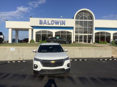 Used 2023 Chevrolet Traverse LT