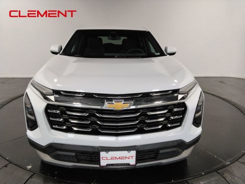 Used 2025 Chevrolet Equinox LT image 3