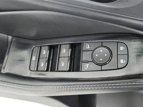 Used 2024 Nissan Rogue SV FWD image 10