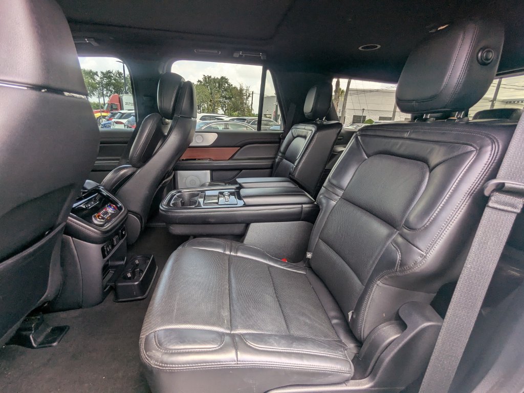Used 2020 Lincoln Navigator Reserve w/ Equipment Group 208A Reserve AWD/4WD image 34