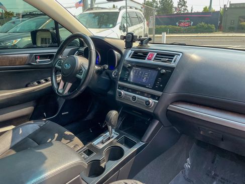 Used 2017 Subaru Outback 2.5i Limited AWD/4WD image 38