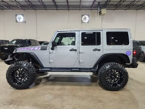 Used 2015 Jeep Wrangler Unlimited Sahara w/ Max Tow Package AWD/4WD image 7