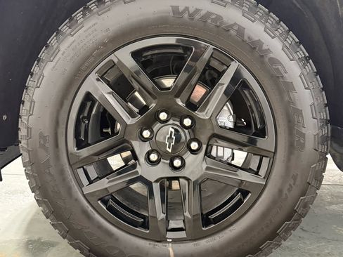 Certified 2025 Chevrolet Silverado 1500 Custom w/ Rally Edition image 8