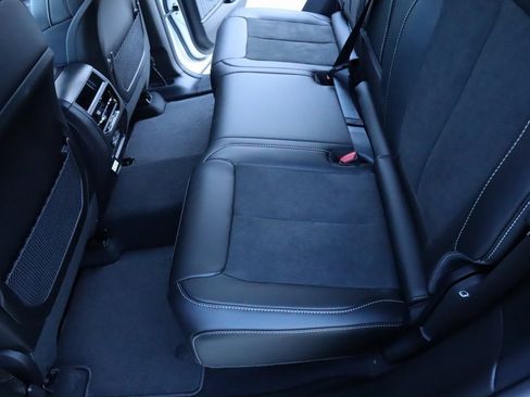 New 2025 Jeep Grand Cherokee Altitude image 12