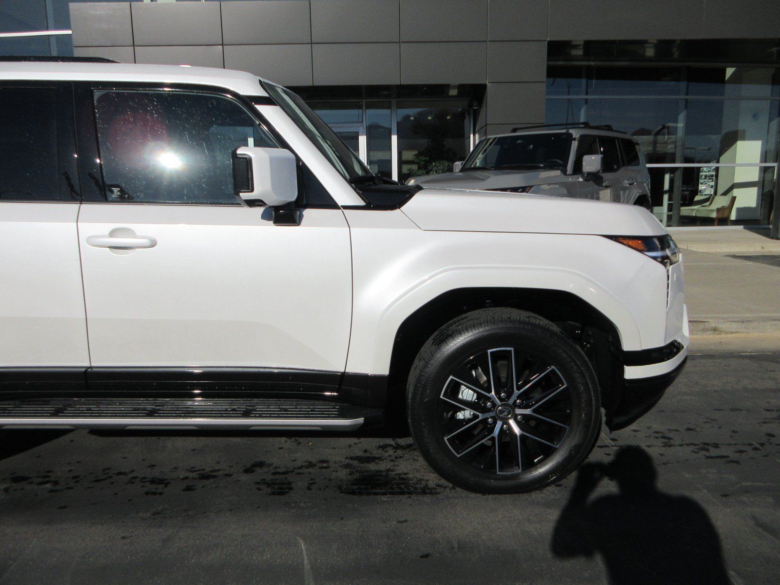 Used 2026 Lexus GX 550 w/ Accessory Package (Z1) AWD/4WD image 12