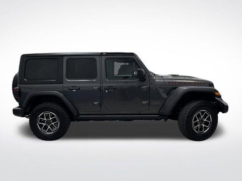Used 2024 Jeep Wrangler Unlimited Rubicon image 2