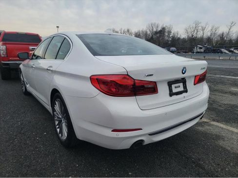 Used 2018 BMW 530i xDrive w/ Premium Package image 3