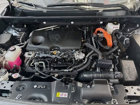 Used 2023 Toyota RAV4 SE image 27