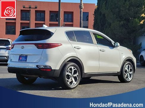 Used 2022 Kia Sportage LX AWD/4WD image 2