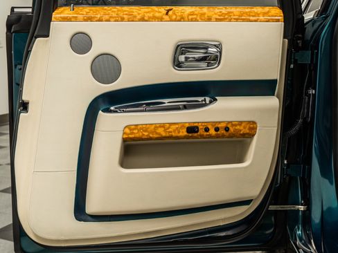 Used 2010 Rolls-Royce Ghost image 42