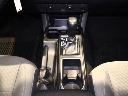 Used 2020 Toyota Tacoma SR5 image 25