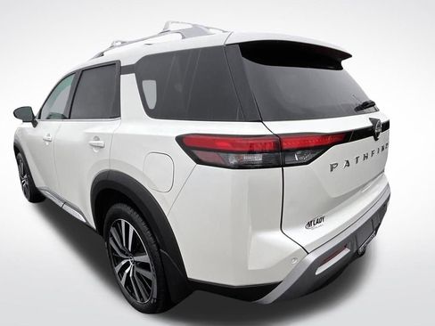 Used 2023 Nissan Pathfinder Platinum w/ Cargo Package image 28