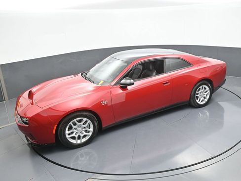 Used 2025 Dodge Charger R/T w/ Sun & Sound Package image 48