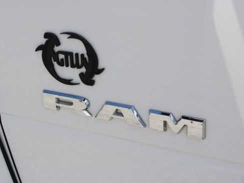 Used 2025 RAM 2500 Big Horn AWD/4WD image 17