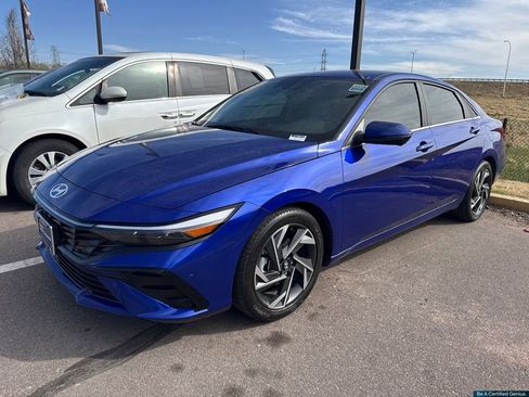 Certified 2024 Hyundai Elantra Limited FWD image 3