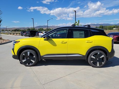 New 2026 Nissan Kicks SR w/ Cold Weather Package image 2