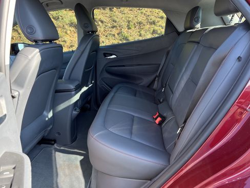 Used 2017 Chevrolet Bolt Premier w/ Driver Confidence II Package FWD image 12