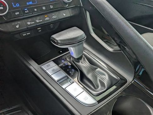 Used 2024 Hyundai Elantra SEL w/ Convenience Package FWD image 32