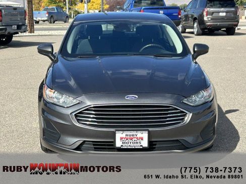 Used 2019 Ford Fusion SE image 2