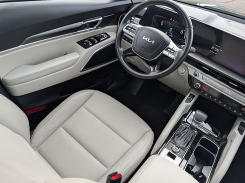 Certified 2023 Kia Telluride S w/ S Sunroof Package AWD/4WD image 9
