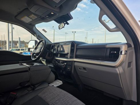 Used 2025 Ford F350 XLT image 16