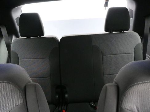 Used 2022 Chevrolet Traverse LT image 25