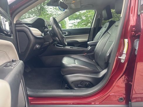 Used 2022 Jeep Compass Limited image 16