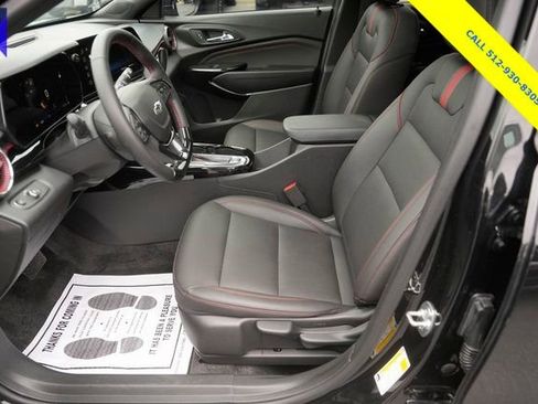 Used 2025 Chevrolet Trax RS w/ Sunroof Package image 9