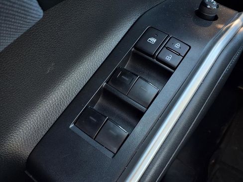 Used 2022 Toyota Highlander L image 22