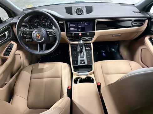 Certified 2026 Porsche Macan AWD/4WD image 16