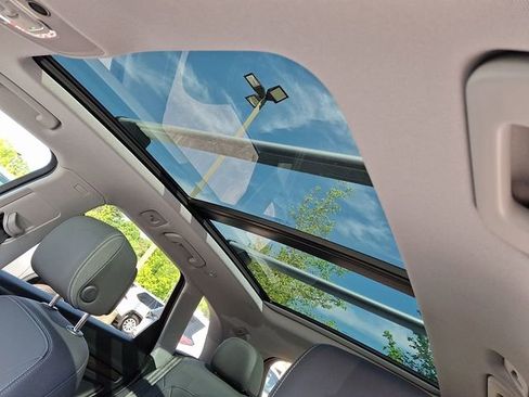 Used 2022 Audi Q5 2.0T Premium w/ Convenience Package image 11