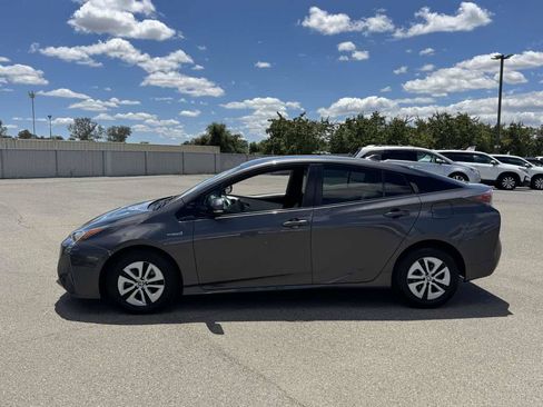 Used 2017 Toyota Prius Two FWD image 6